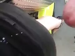 Ele beija as garotas na frente da câmera videos nacionais adultos e fode todas as garotas da sala.