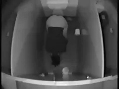 Três homens vão beijar uma mulher e todos vão gozar na boca melhor porno nacional dela.