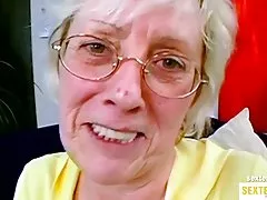 Loirinho magrelo o melhor vídeo de sexo brasileiro recompensado com boquete e buceta emoldurada